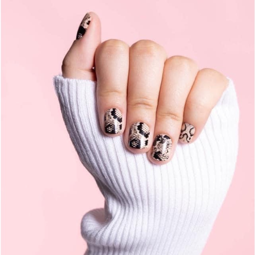 Urban Jungle, Jan New Red Aspen Nail Dash